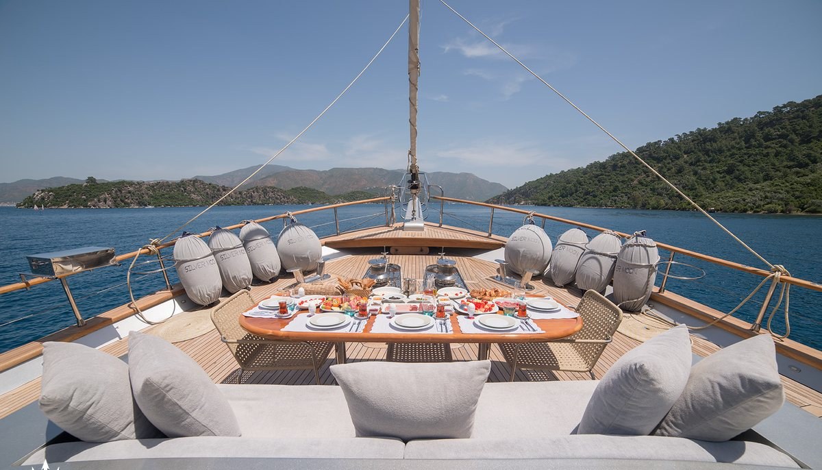 SILVER MOON yacht charter 5