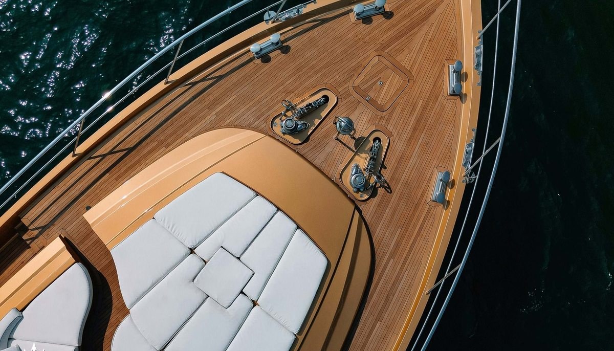 AK ROYALTY yacht charter 3