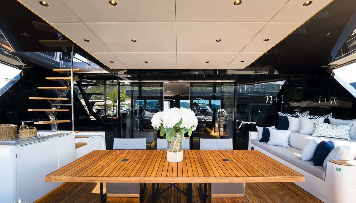 N+1 yacht charter 5