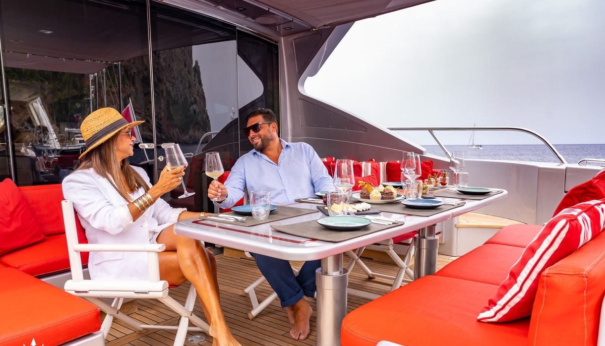 LA DIGUE yacht charter 5