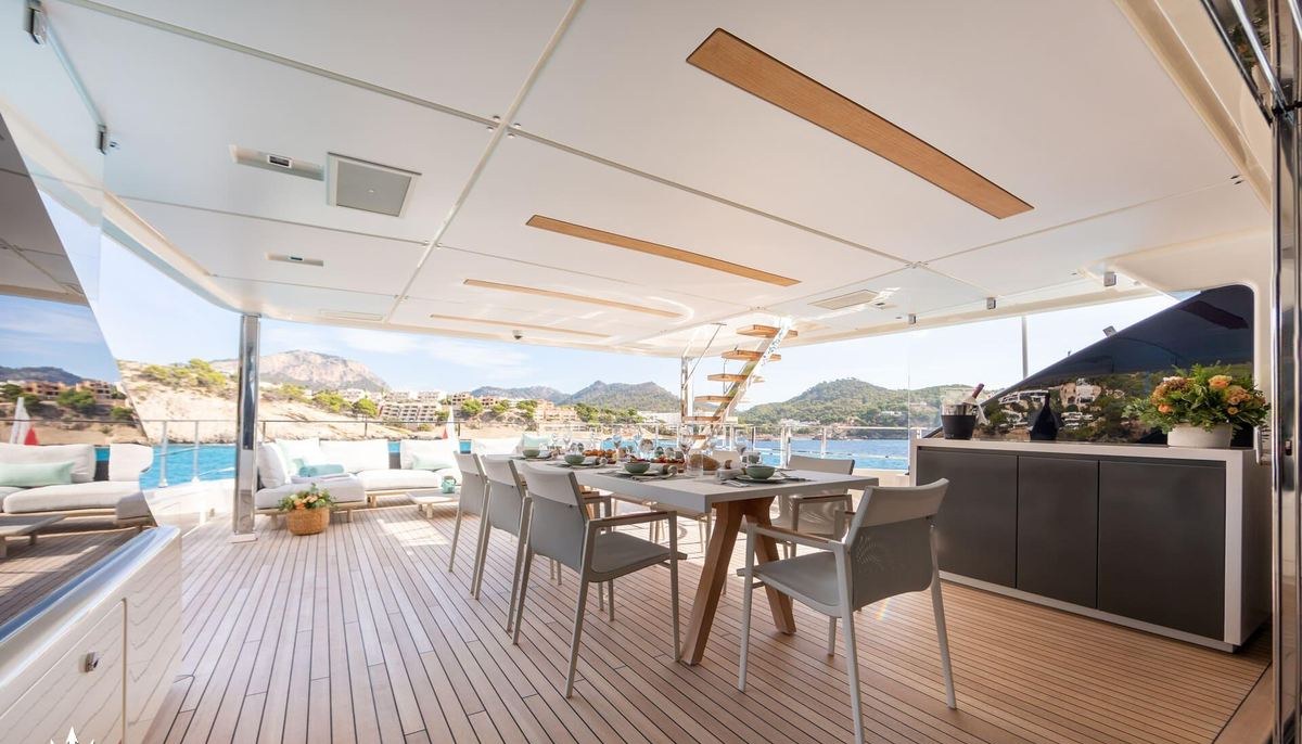 KIKI V yacht charter 5