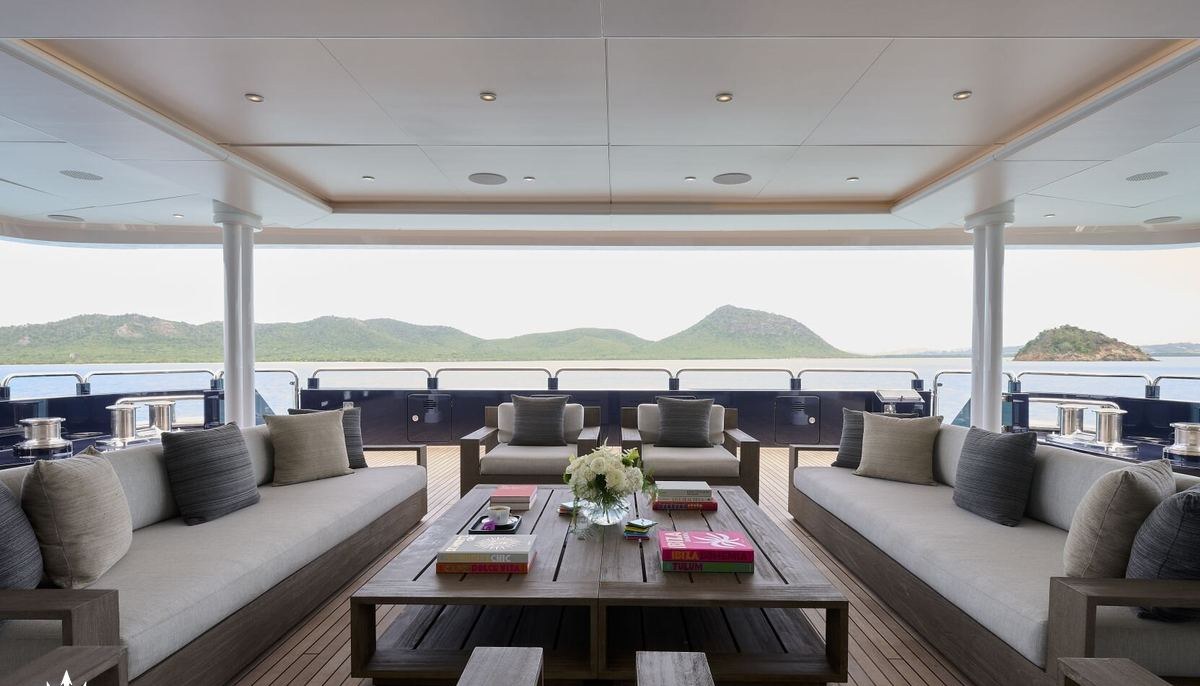 ARBEMA yacht charter 4