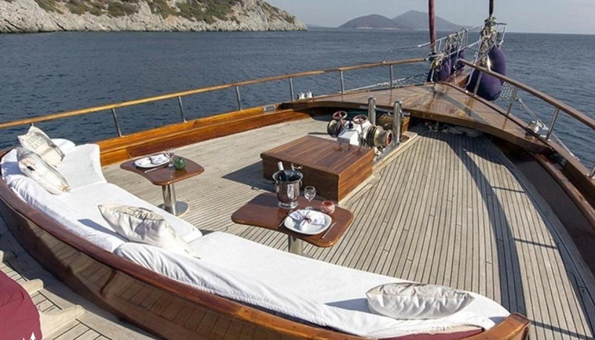 DREAMLAND yacht charter 4