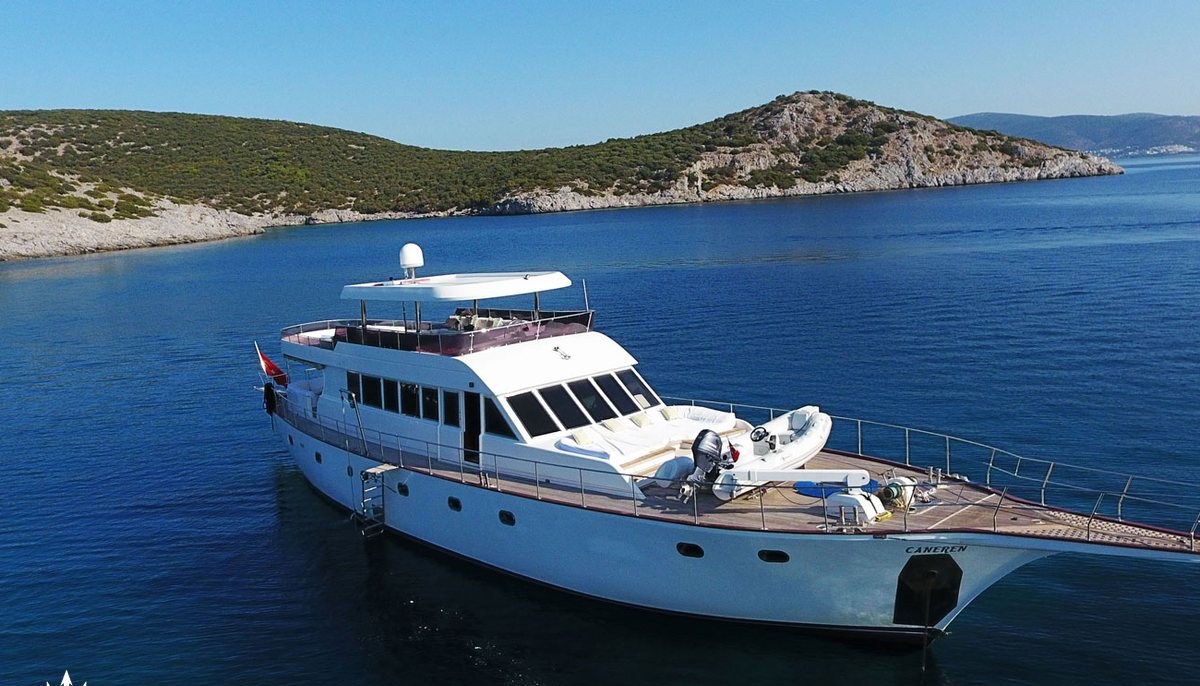 CANEREN yacht charter 2