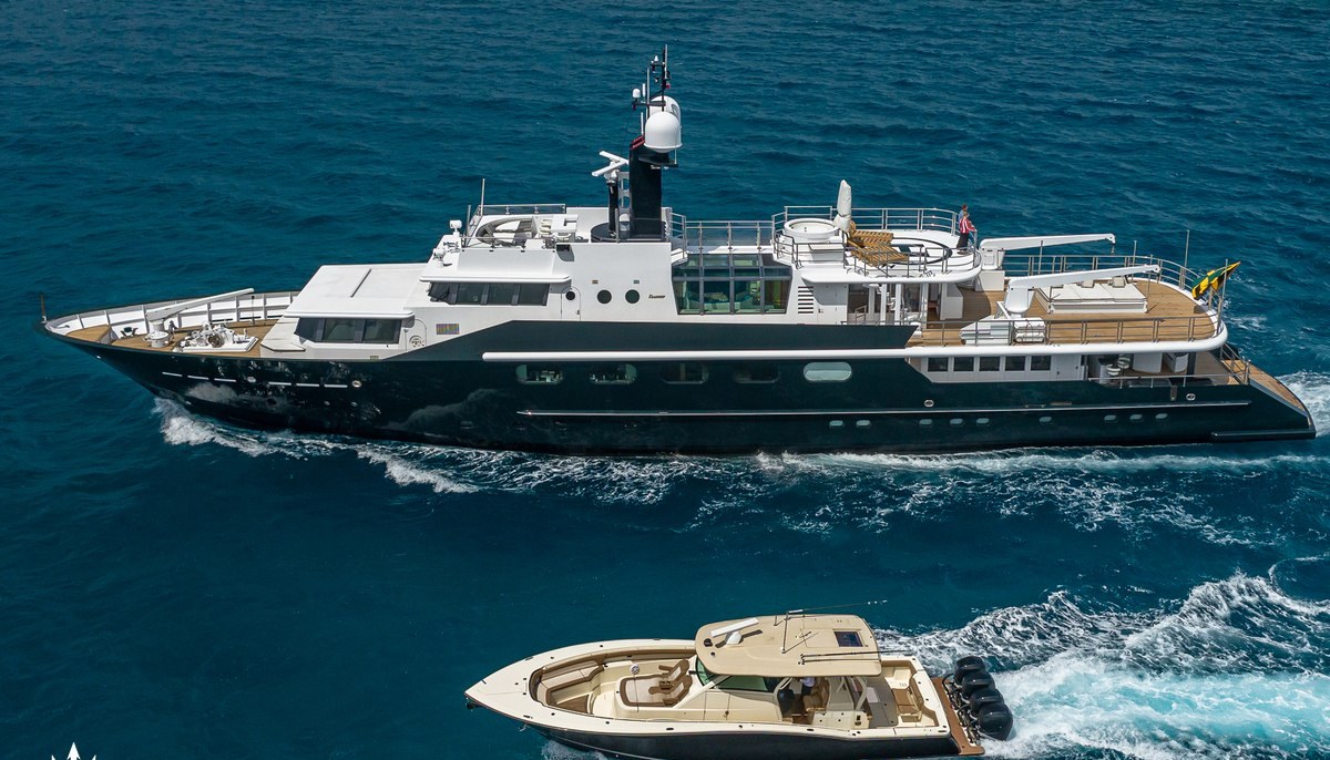 HIGHLANDER yacht charter 2