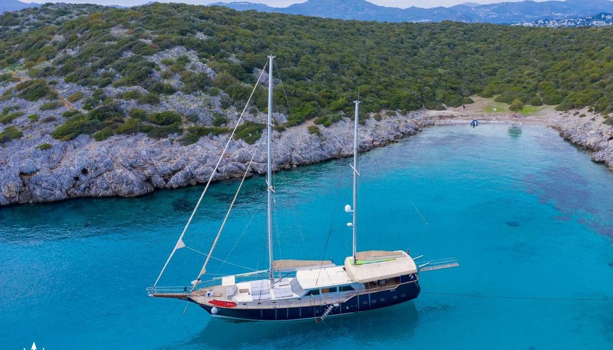 DREAM A yacht charter 2