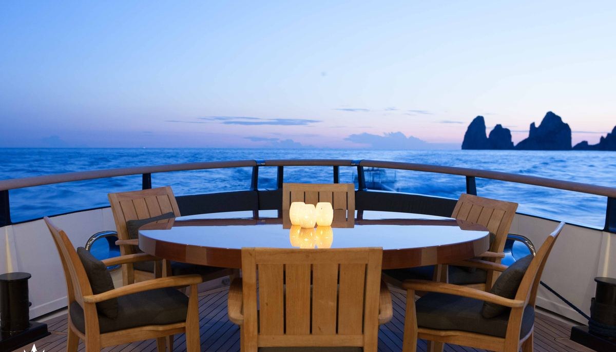 ICE LADY yacht charter 4