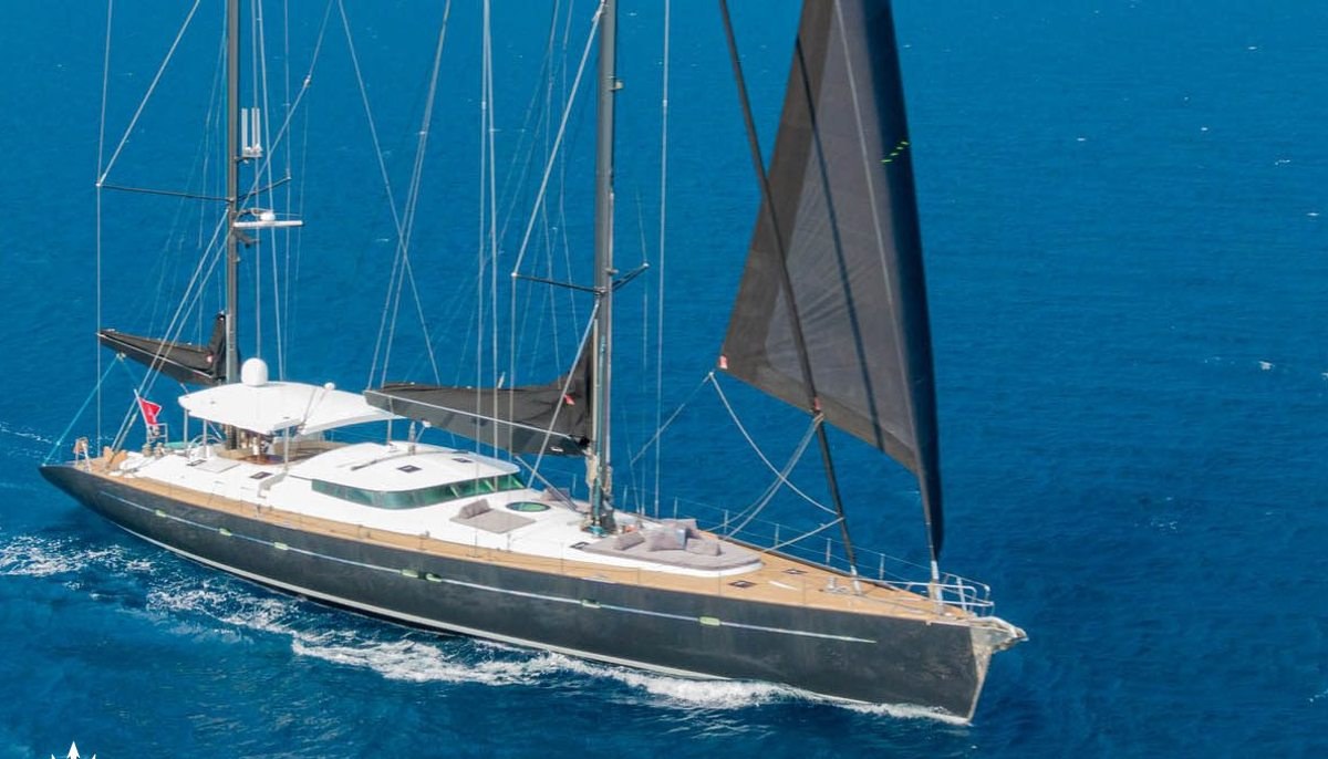 ASHLEYROSE 110 yacht charter 2