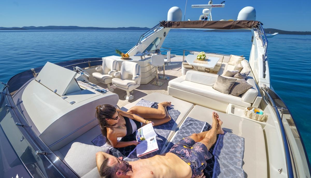 DALIA yacht charter 3