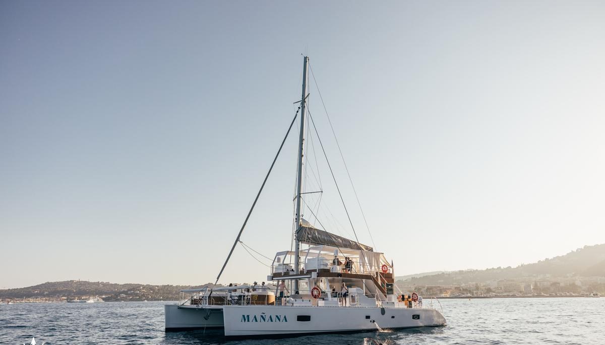 MANANA yacht charter 2
