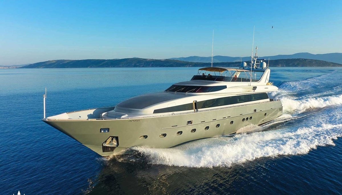 ANAVI yacht charter 2