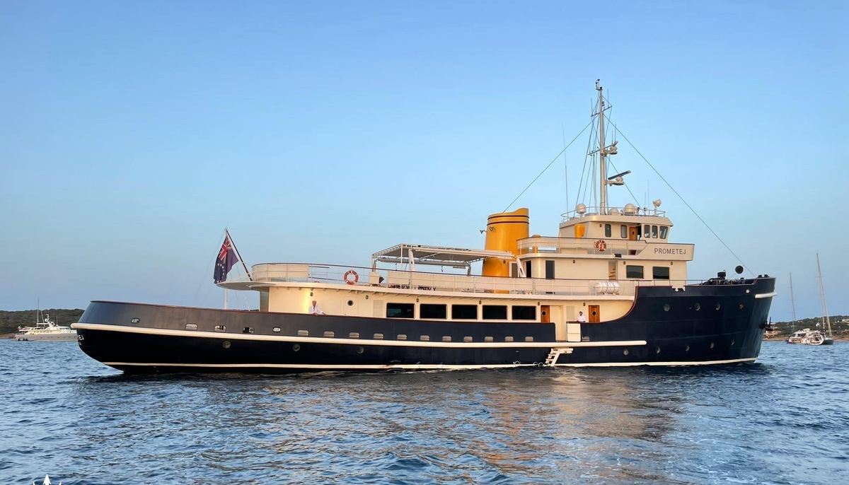 PROMETEJ yacht charter 2