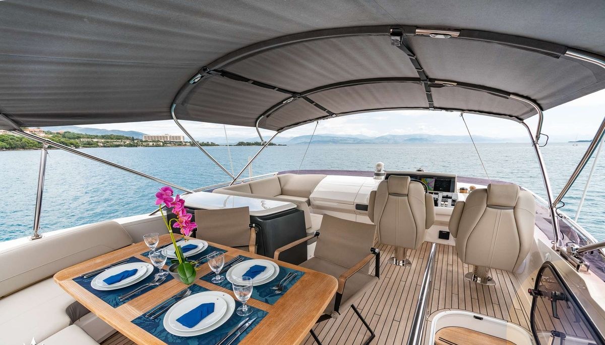 FAR & AWAY yacht charter 4