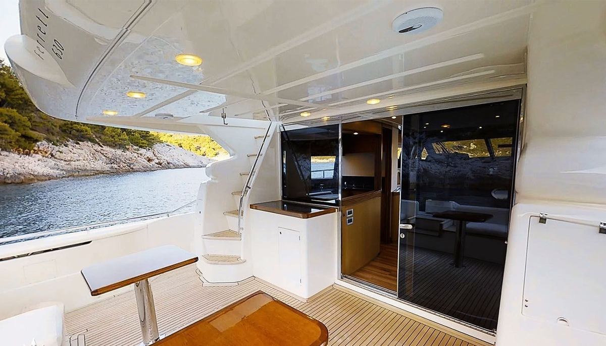 AMY yacht charter 4