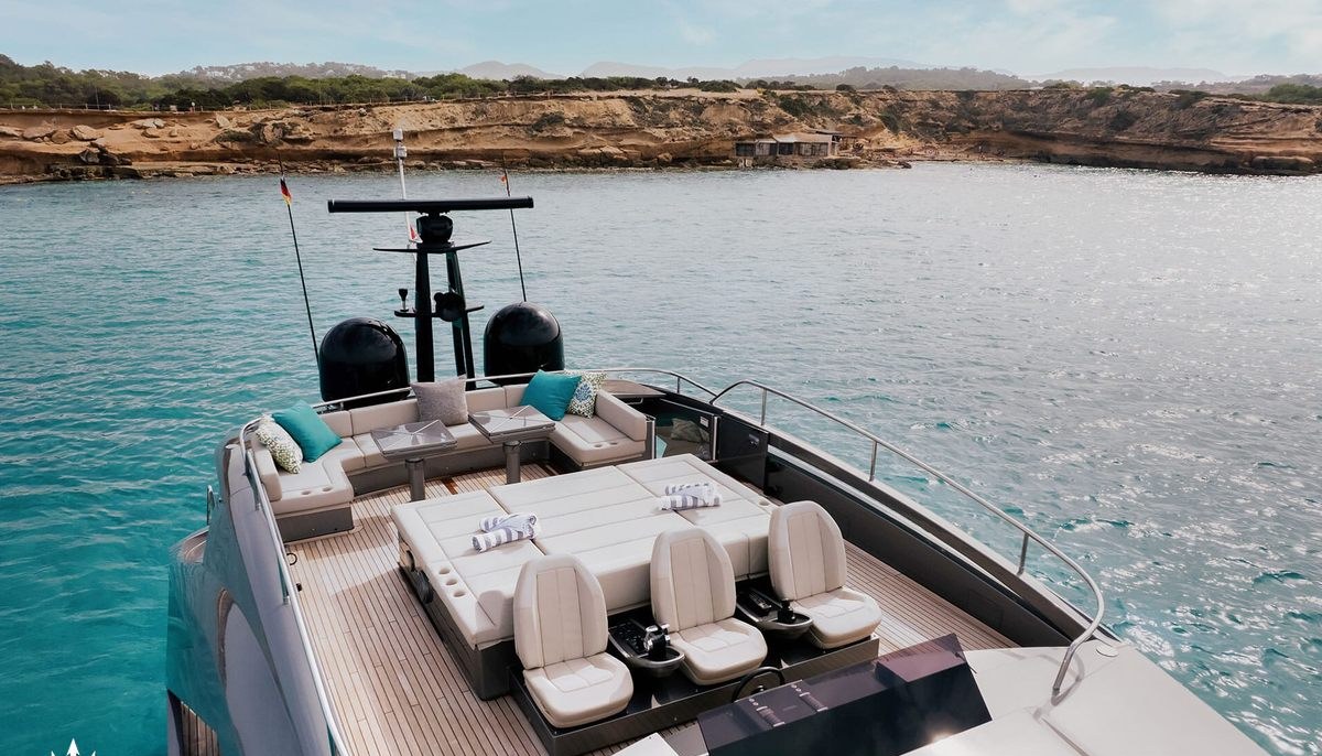 BALOO III yacht charter 4
