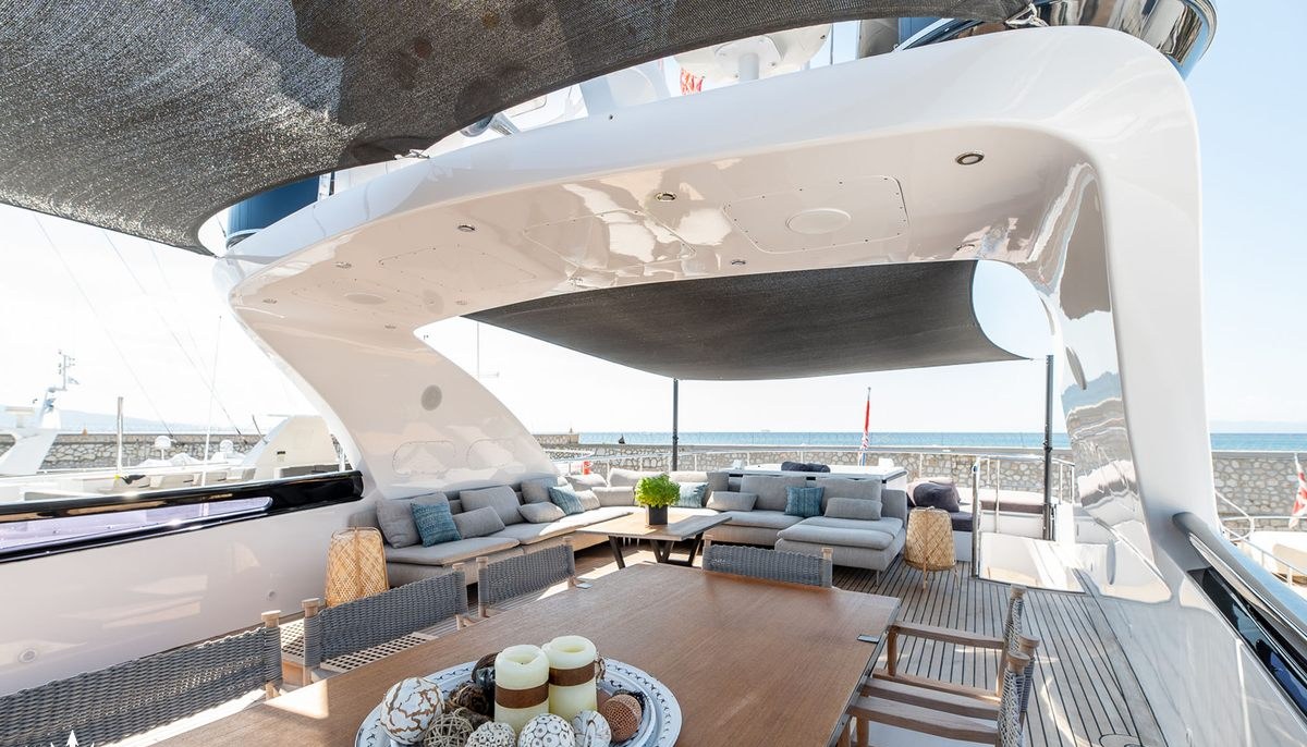 PAREAKI II yacht charter 5