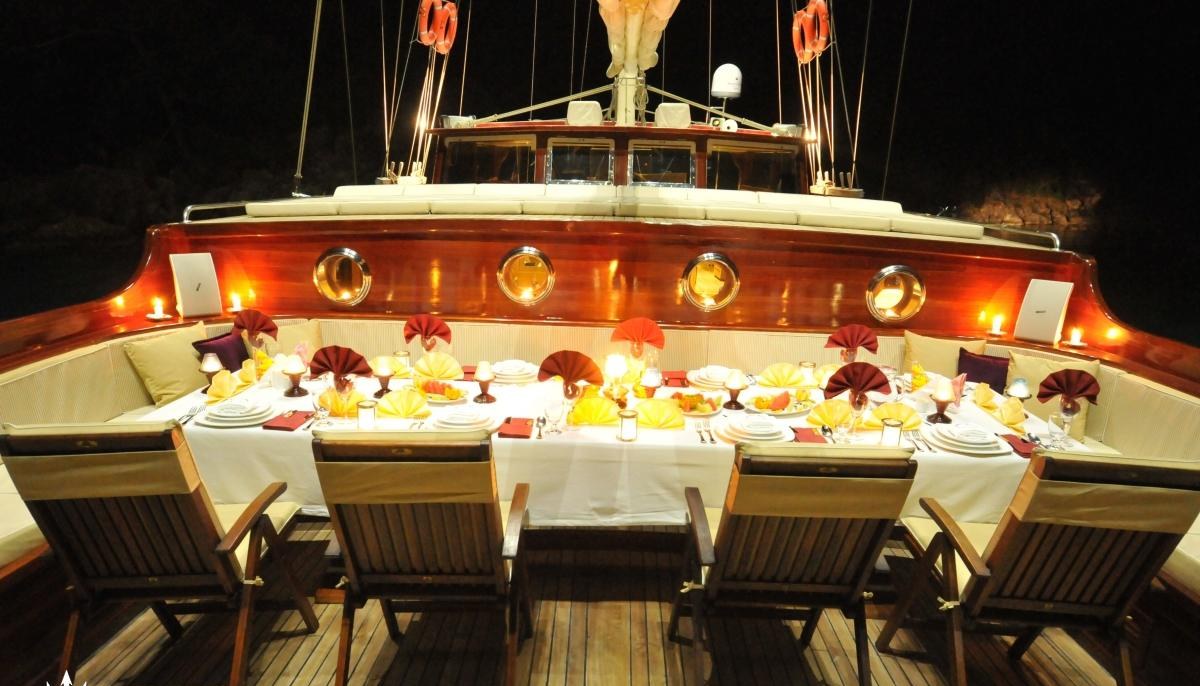 LET'S DANCE yacht charter 5