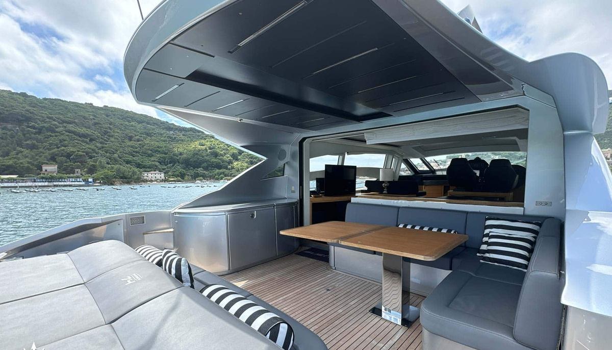 SUENO yacht charter 5