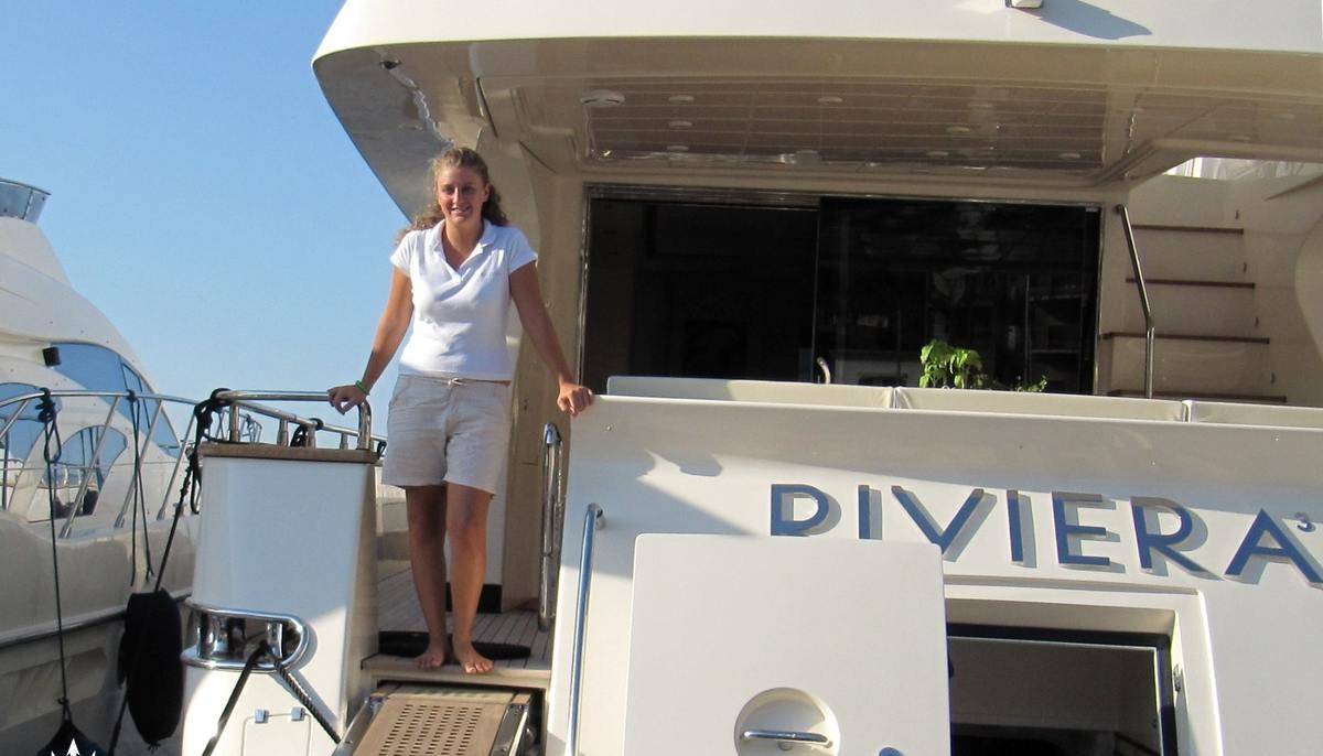 RIVIERA yacht charter 4