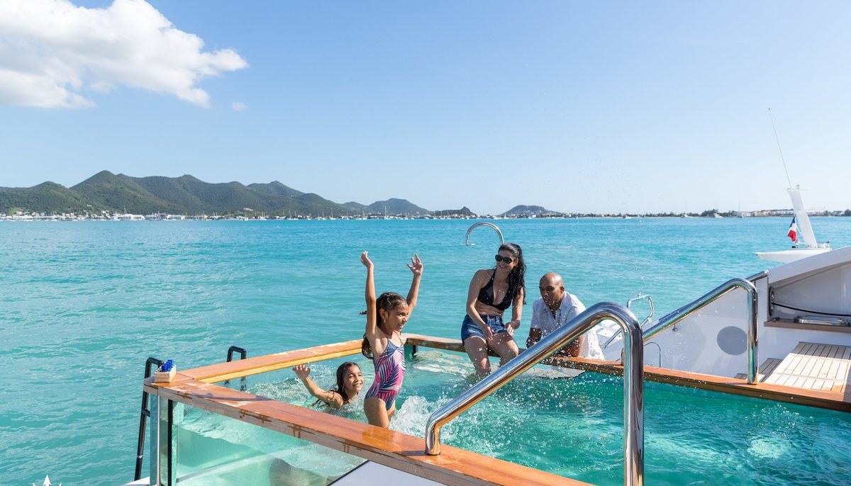 BIRUBI yacht charter 5