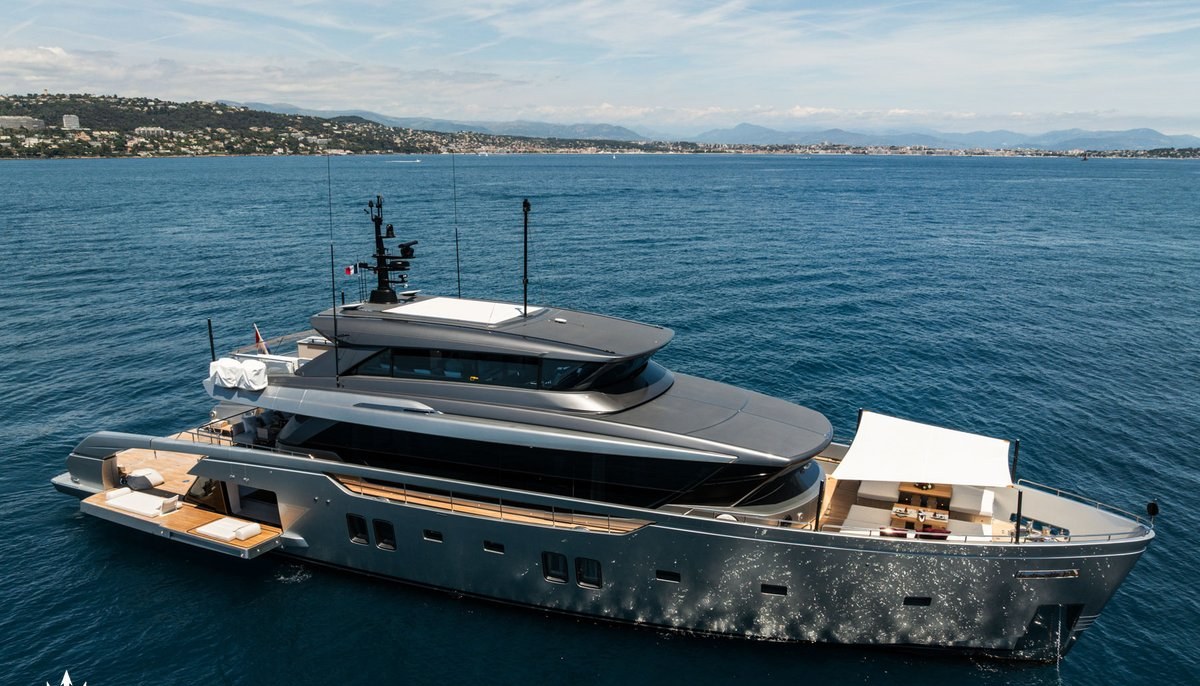 SENSA yacht charter 2
