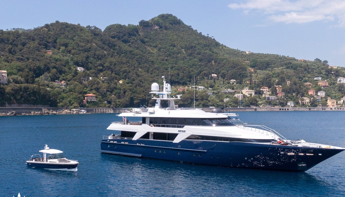 DEEP BLUE II yacht charter 2