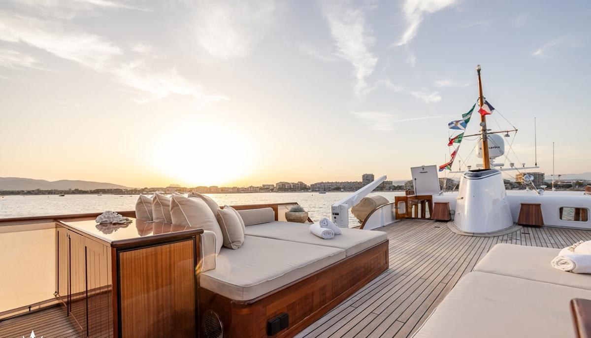 SISSI yacht charter 4