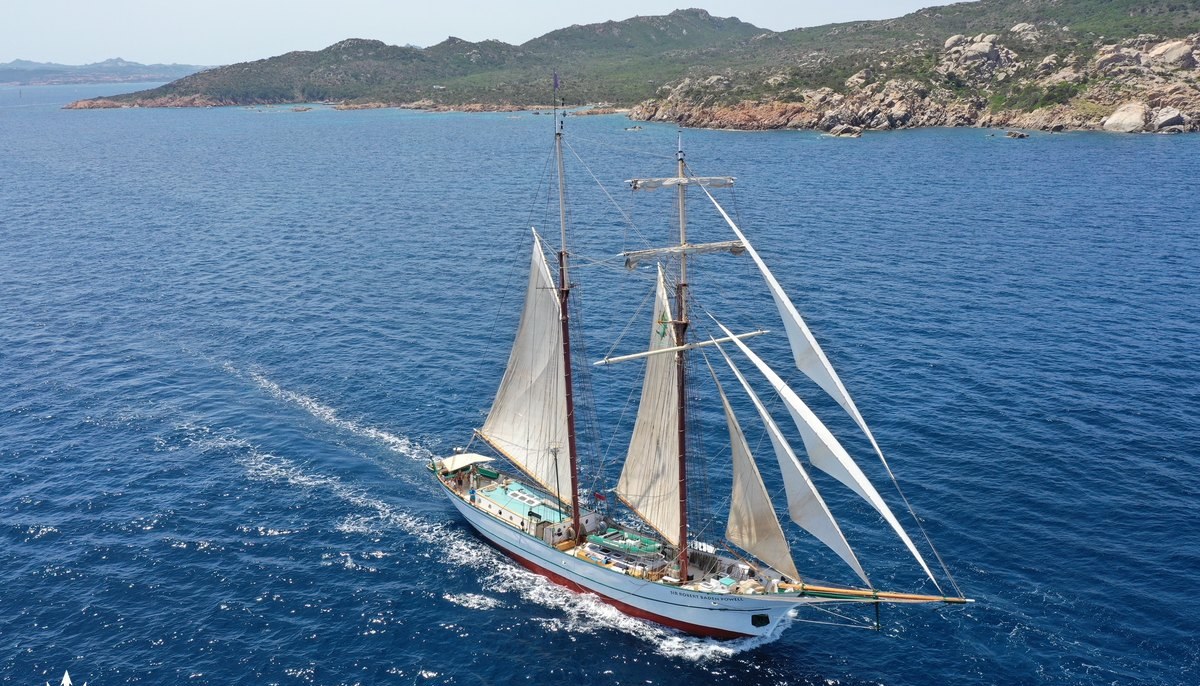 SIR ROBERT BADEN POWELL yacht charter 4