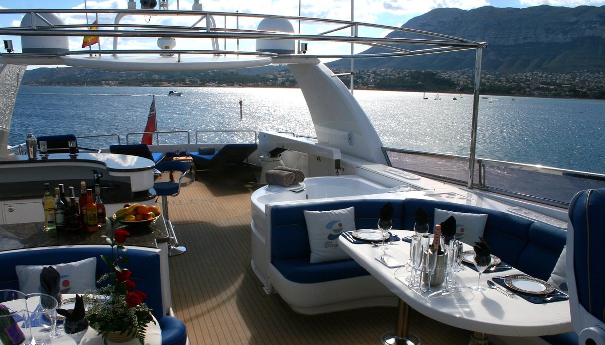 SMILES OF MILES yacht charter 3