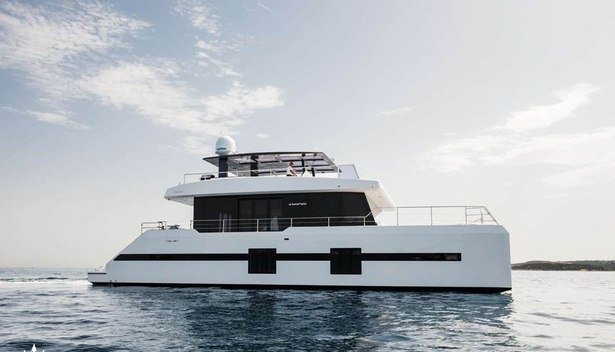 MAYRILOU yacht charter 2