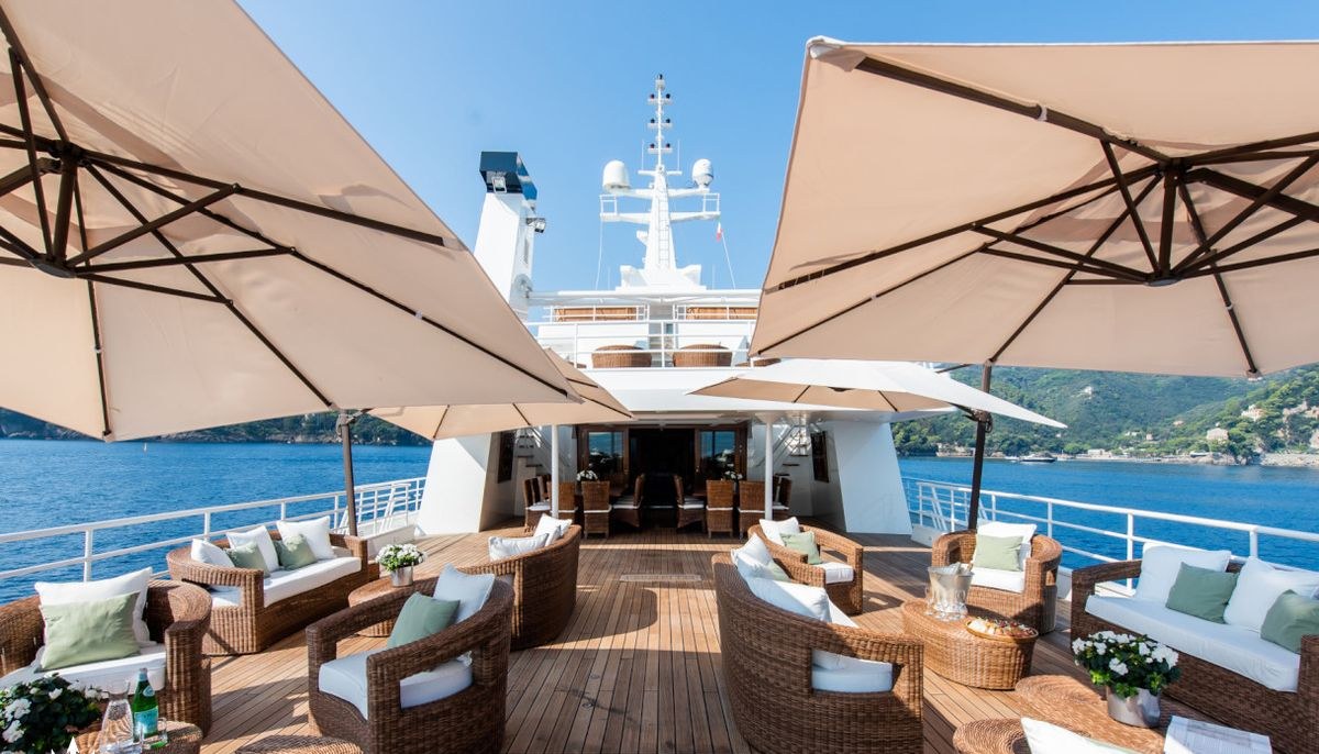 BLEU DE NIMES yacht charter 4