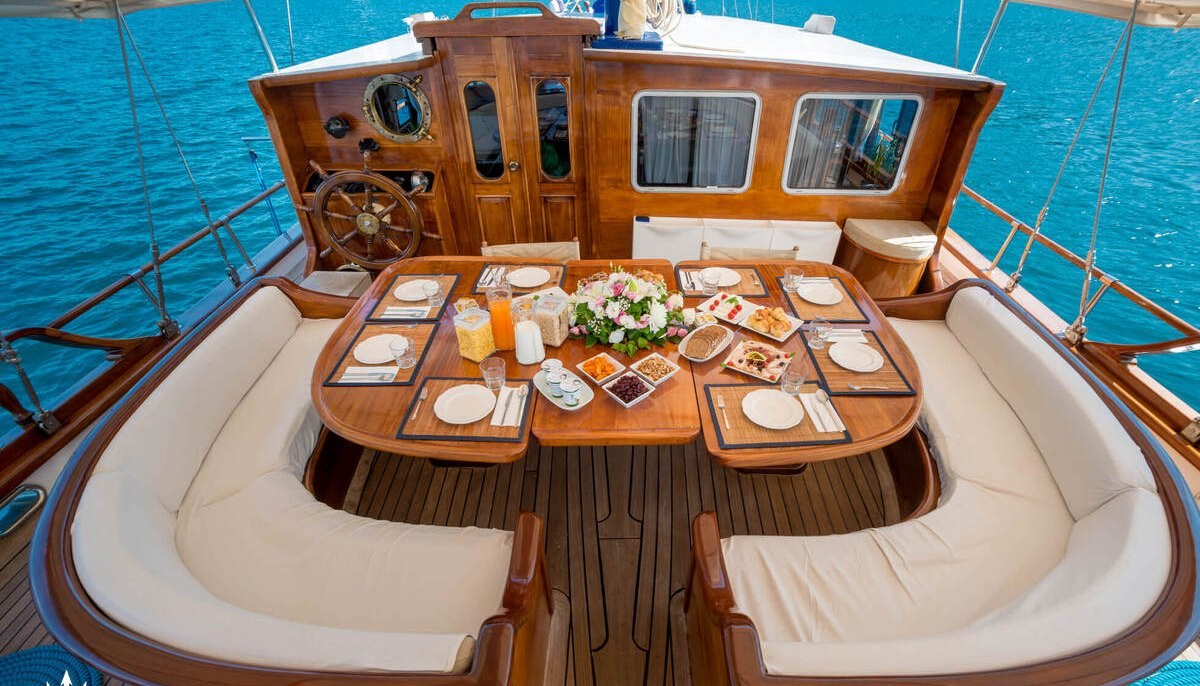 KAPTAN SEVKET yacht charter 5