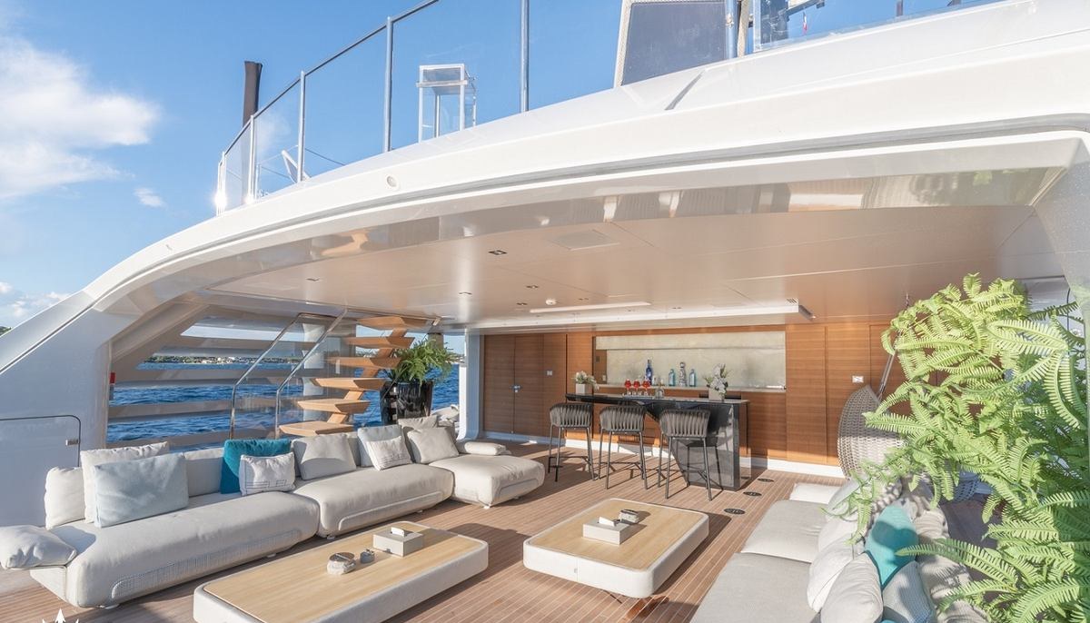 LEL yacht charter 4