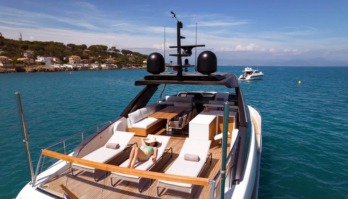 TRIPLE L yacht charter 3