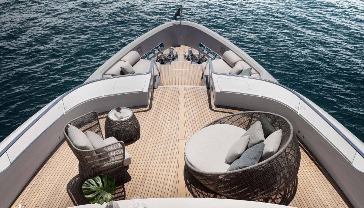 MALKIA yacht charter 3