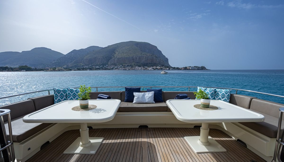NYLEC yacht charter 4