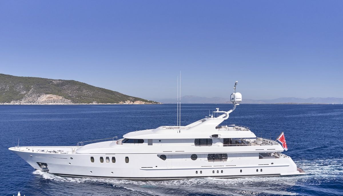 JAZ yacht charter 2