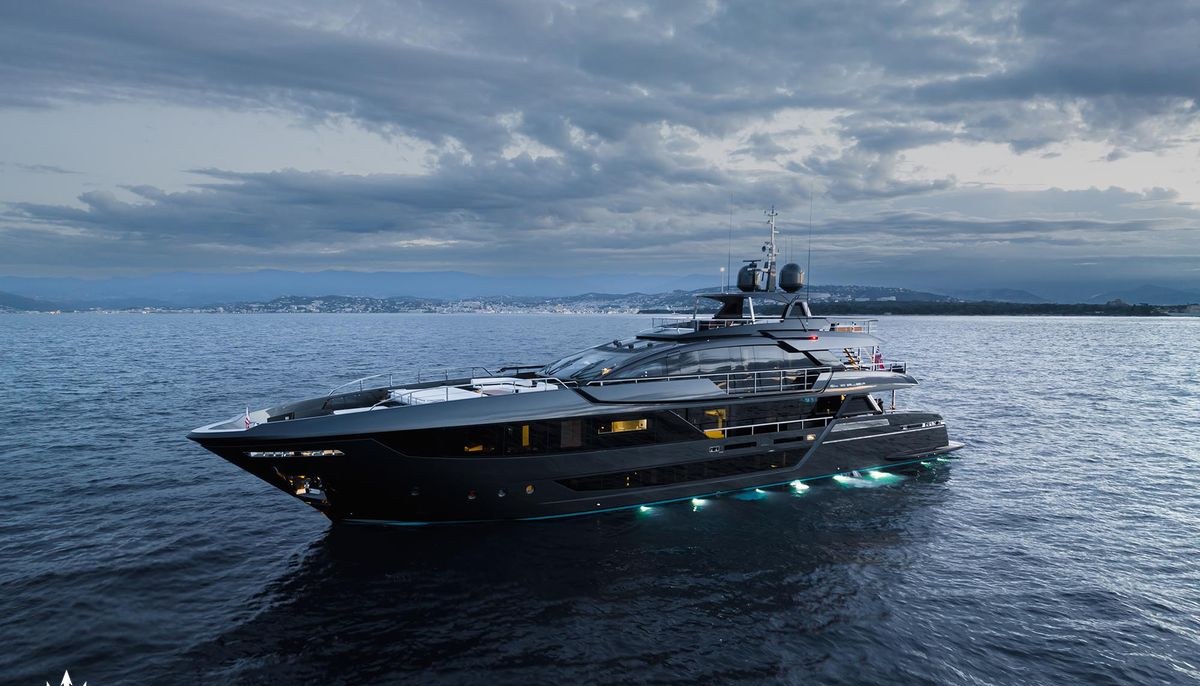 LADY FIRST yacht charter 2