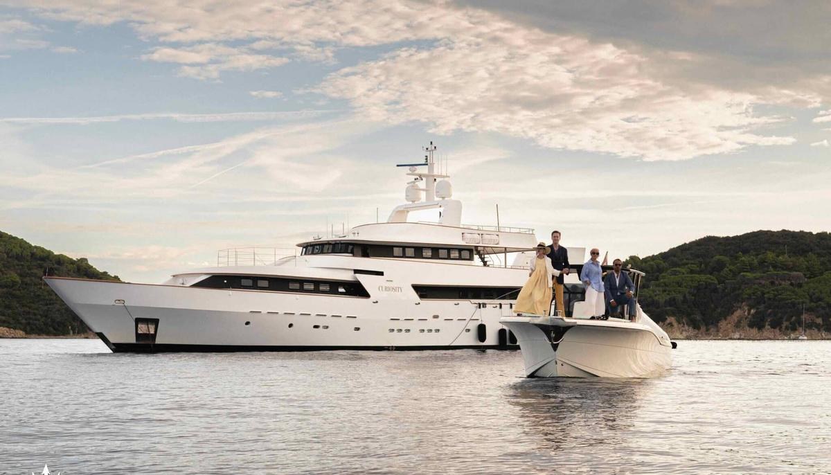 CURIOSITY yacht charter 2
