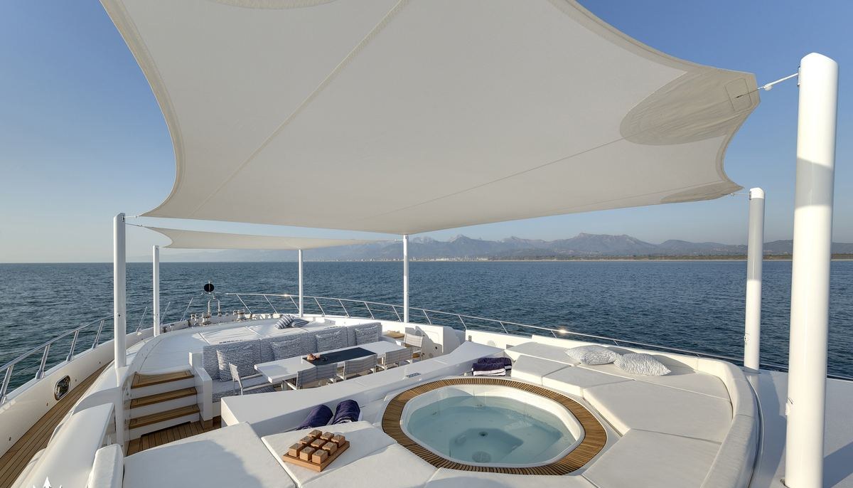 DA VINCI yacht charter 3