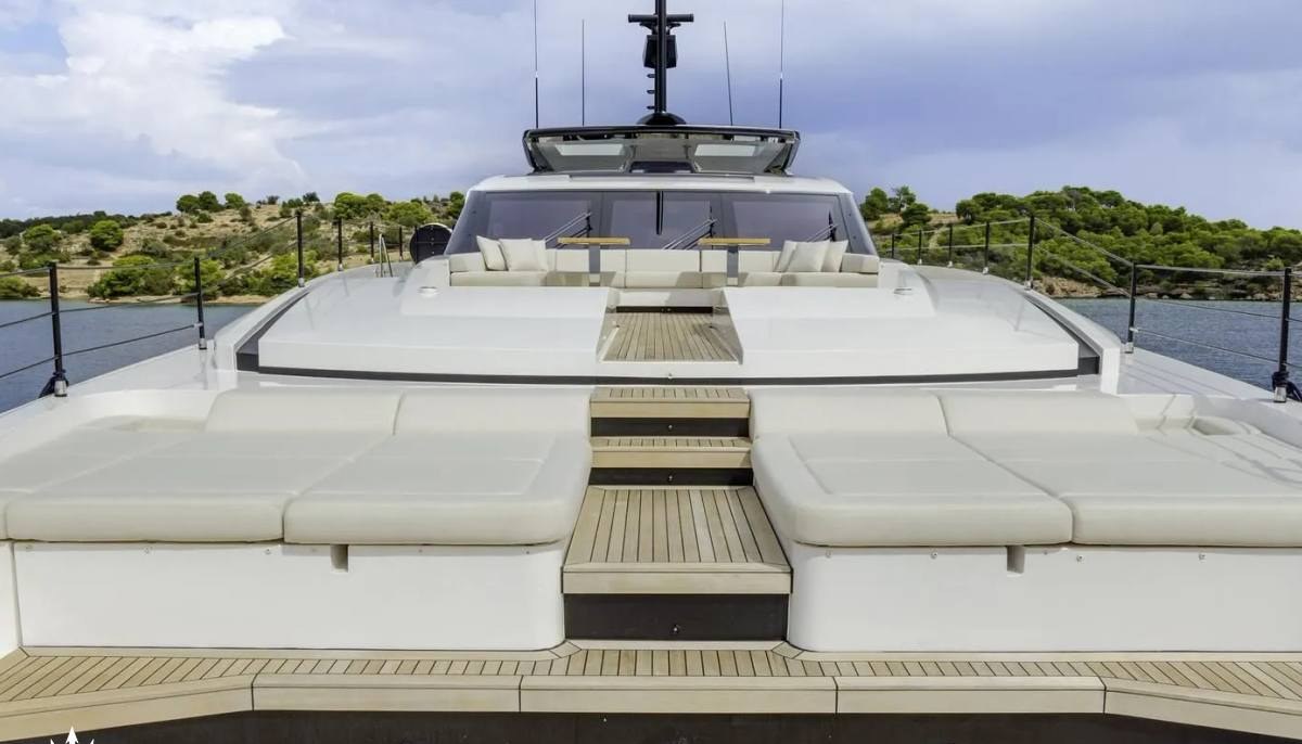 QUANT yacht charter 3