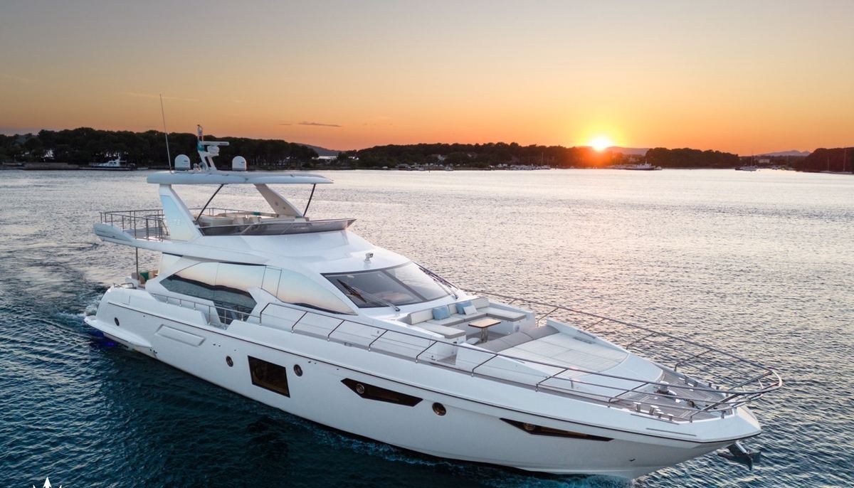MINEIRA yacht charter 2