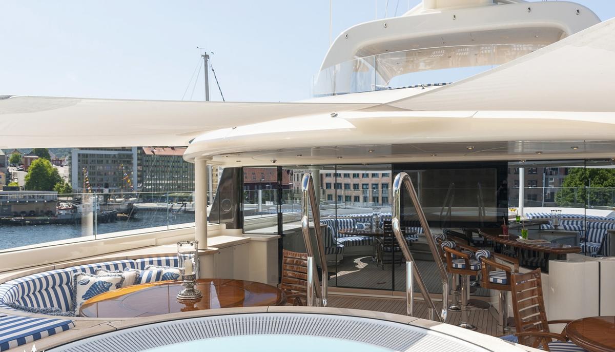 LADY KATHRYN V yacht charter 3