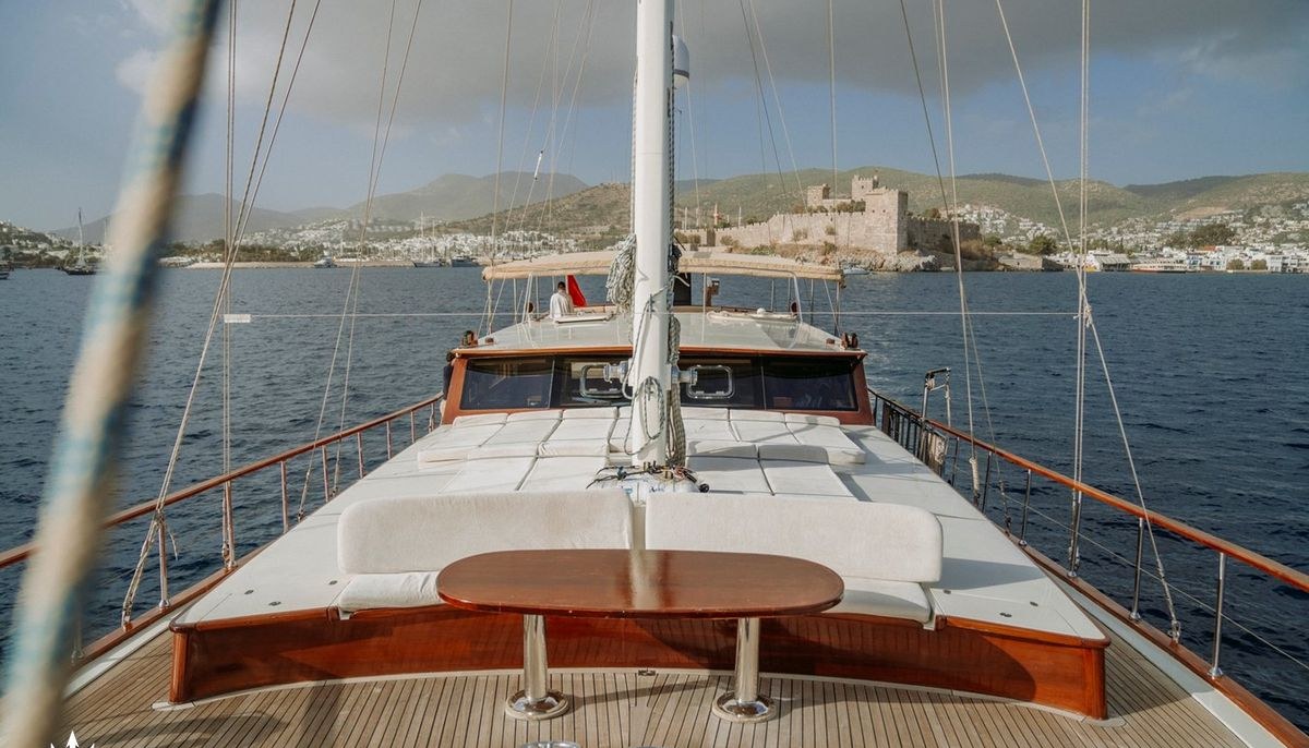 MEIN SCHATZ yacht charter 3