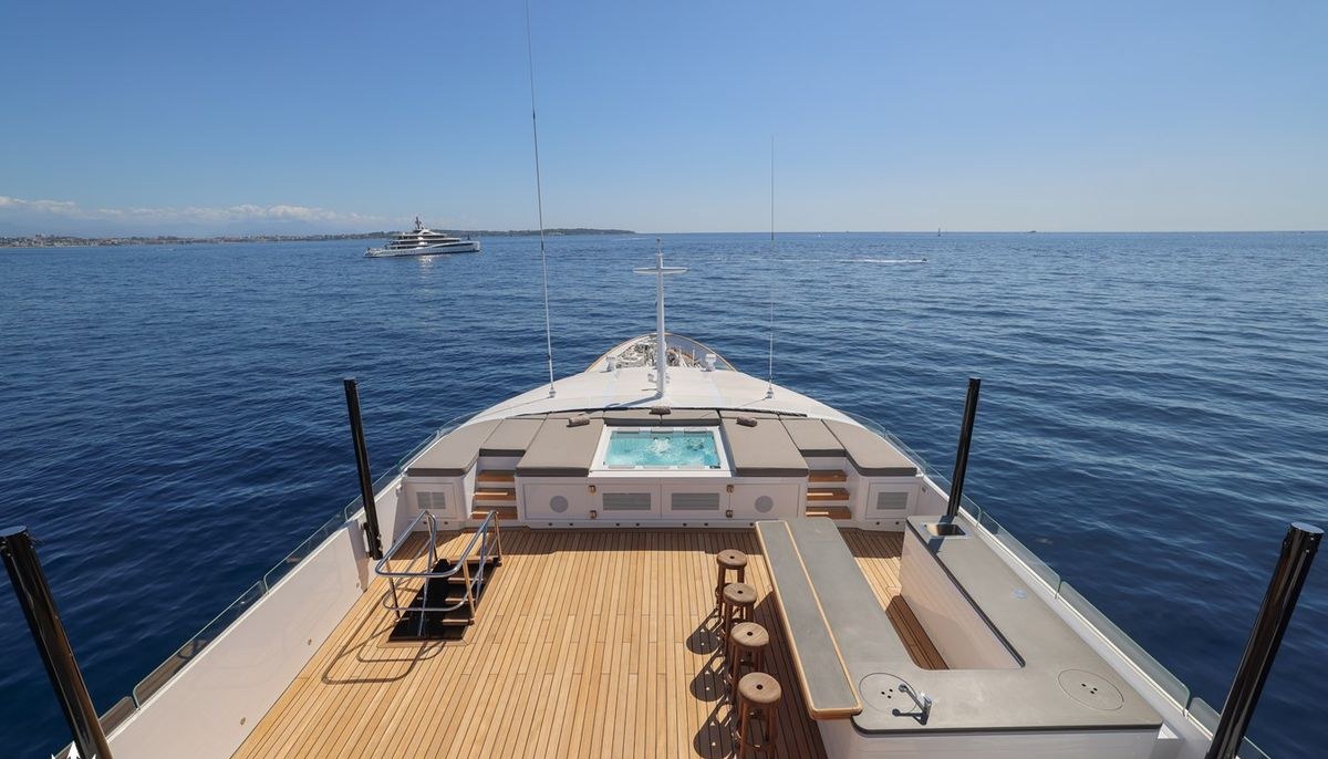 MAGNA GRECIA yacht charter 3
