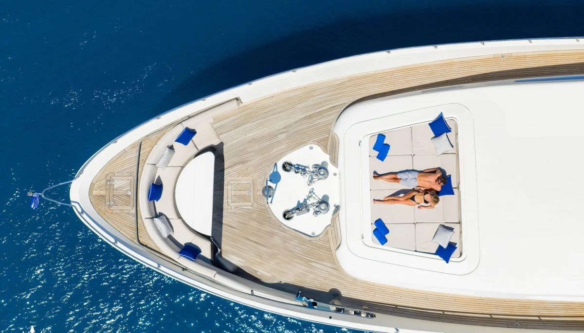 LIBERDADE yacht charter 3