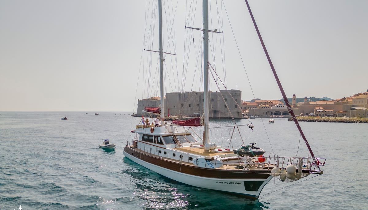 ADRIATIC HOLIDAY yacht charter 2