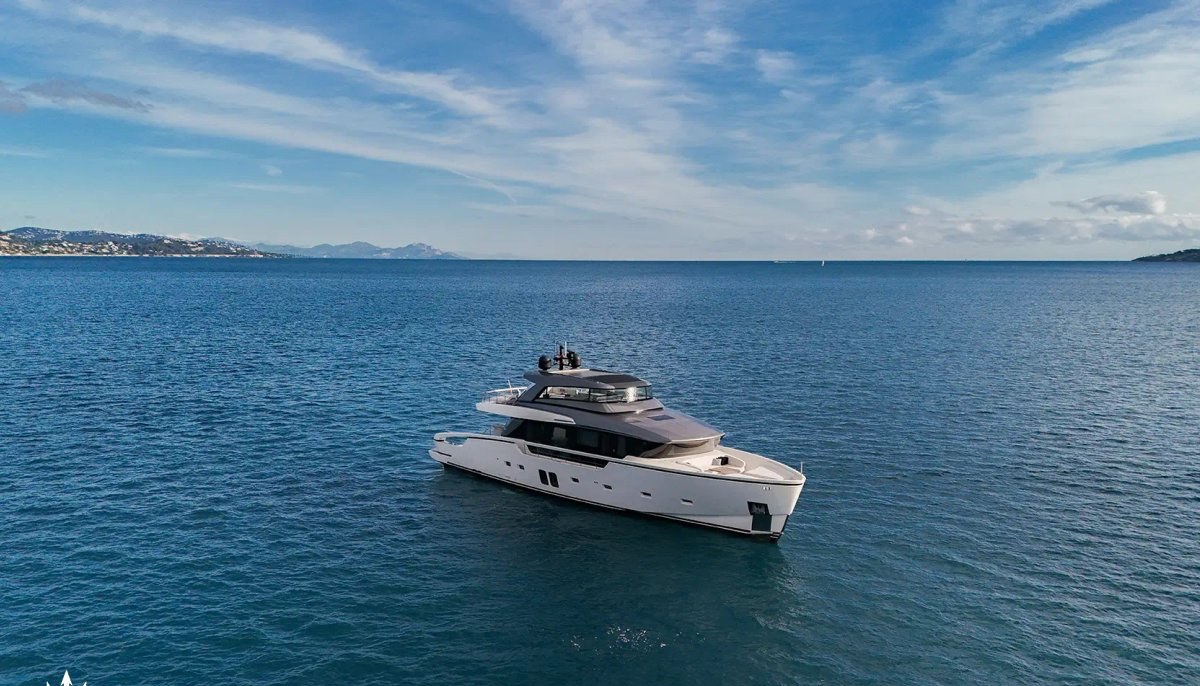 VINCI II yacht charter 2