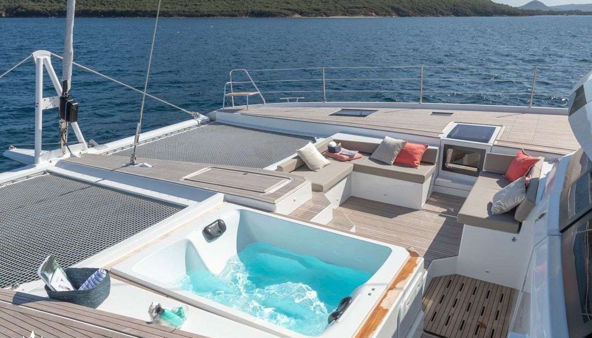 BLUESATION yacht charter 3