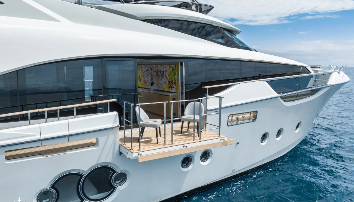 ROCCO yacht charter 5